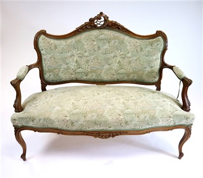 Lot 533 - A small early 20th century French upholstered parlour settee