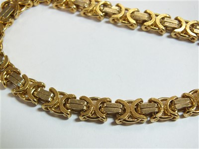 Lot 309 - A necklace and bracelet suite