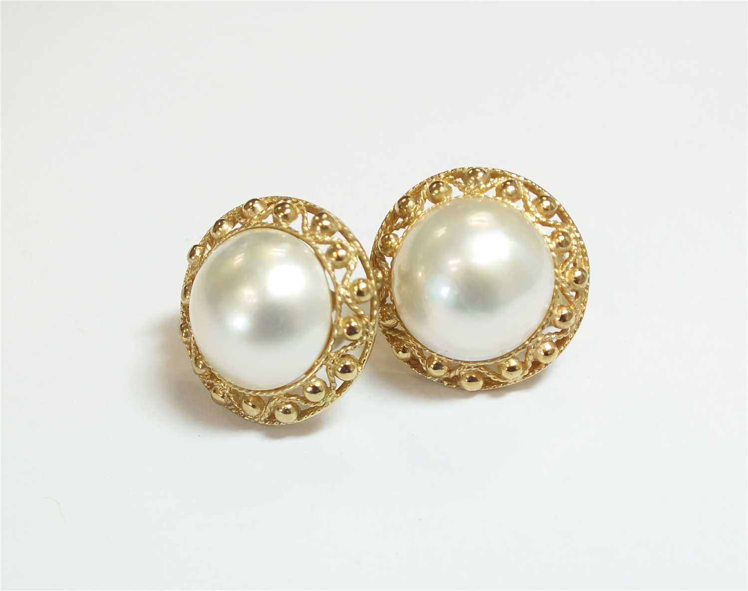 Lot 94 - A pair of cultured pearl earrings