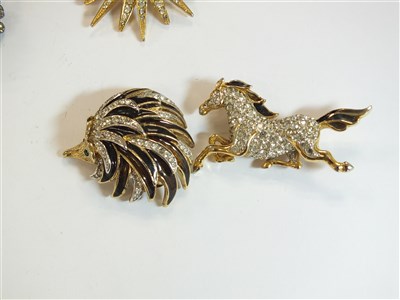 Lot 97 - Four Attwood and Sawyer brooches