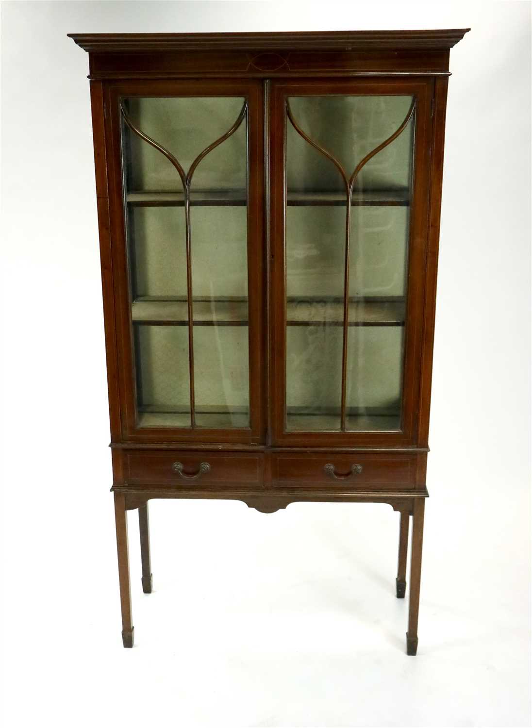 Lot 553 - An Edwardian mahogany display cabinet