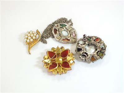 Lot 97 - A collection of costume jewellery and watches