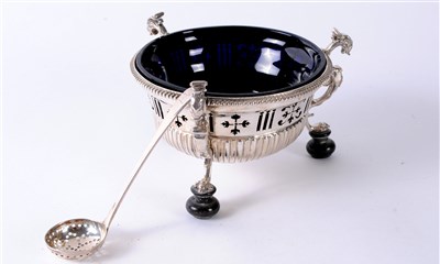 Lot 386 - A silver bowl