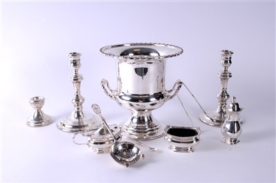 Lot 391 - A collection of silver and plate