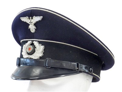 Lot 453 - German Third Reich Soldatenbund visor cap for Infantry