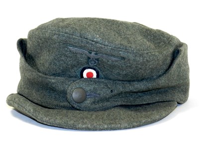 Lot 467 - German M43 ski/field cap