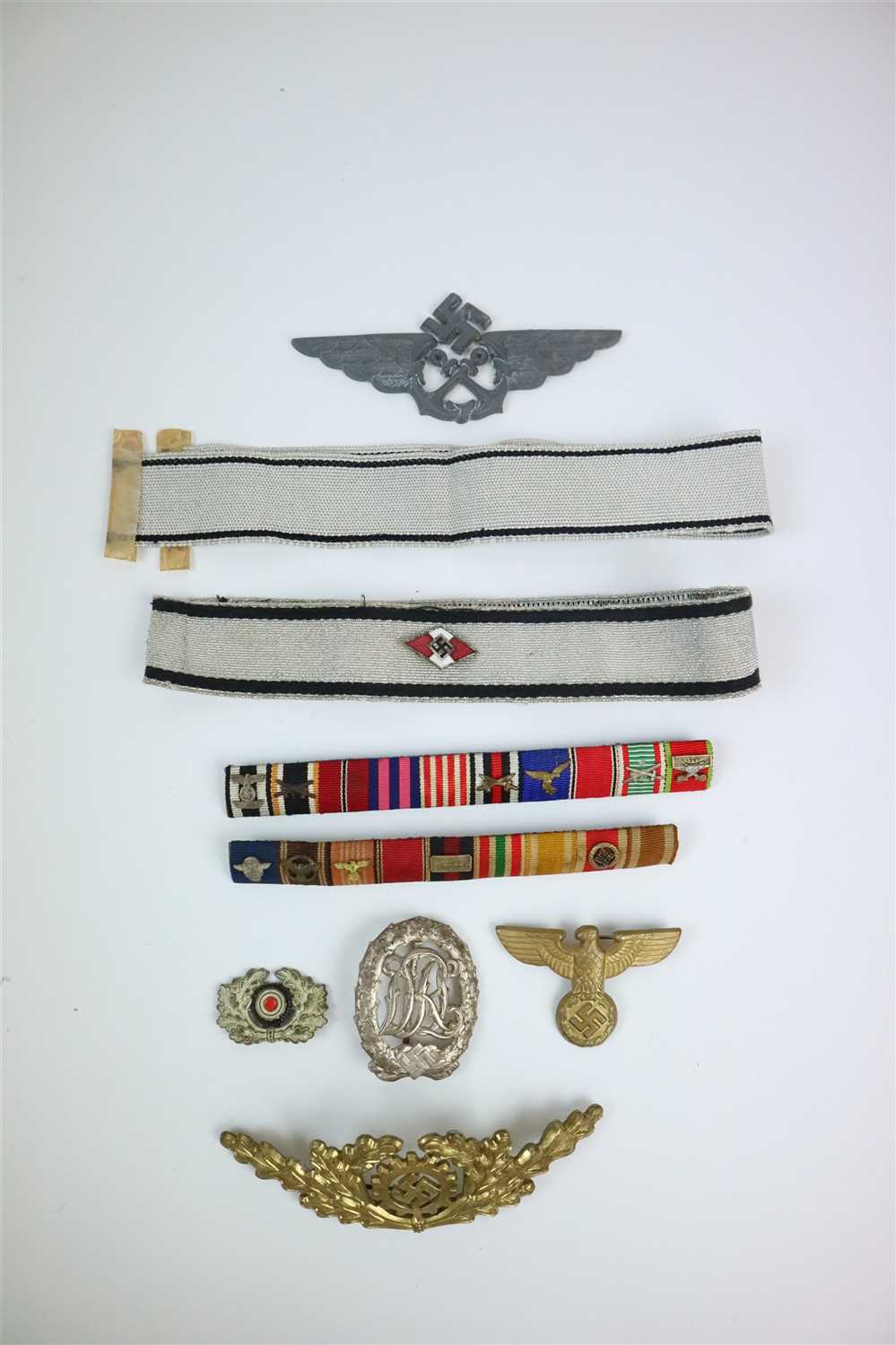 Lot 469 - A small collection of WW2 German militaria