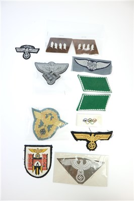 Lot 474 - Assorted German Third Reich insignia etc to...