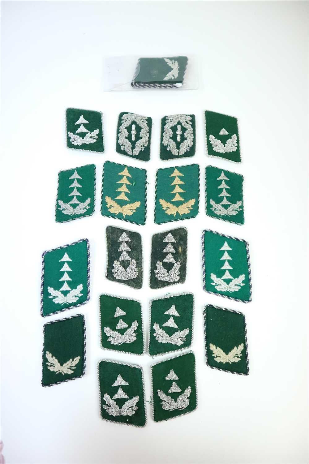 Lot 369 - Luftwaffe Beamte collar tabs