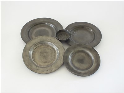 Lot 422 - 5 Assorted Pewter Plates and a pewter wine taster