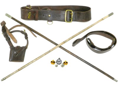 Lot 226 - Small collection of militaria