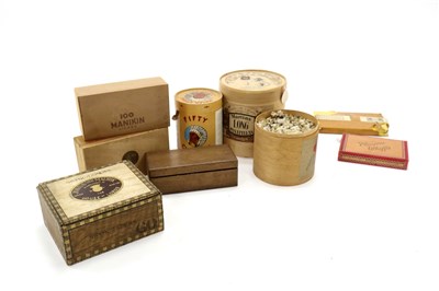 Lot 393 - A collection of vintage / 20th century boxed cigars, mostly unopened and some still sealed