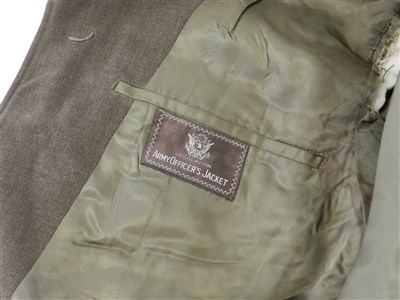 Lot 555 - A WWII US Army Officer's jacket