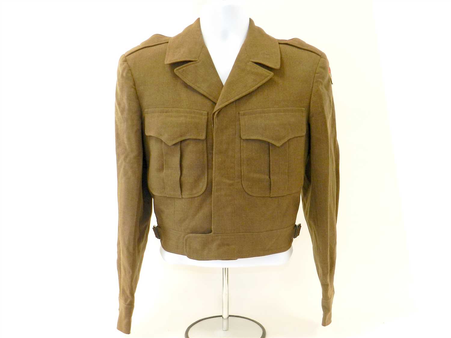 Lot 555 - A WWII US Army Officer's jacket