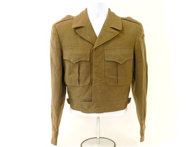 Lot 555 - A WWII US Army Officer's jacket