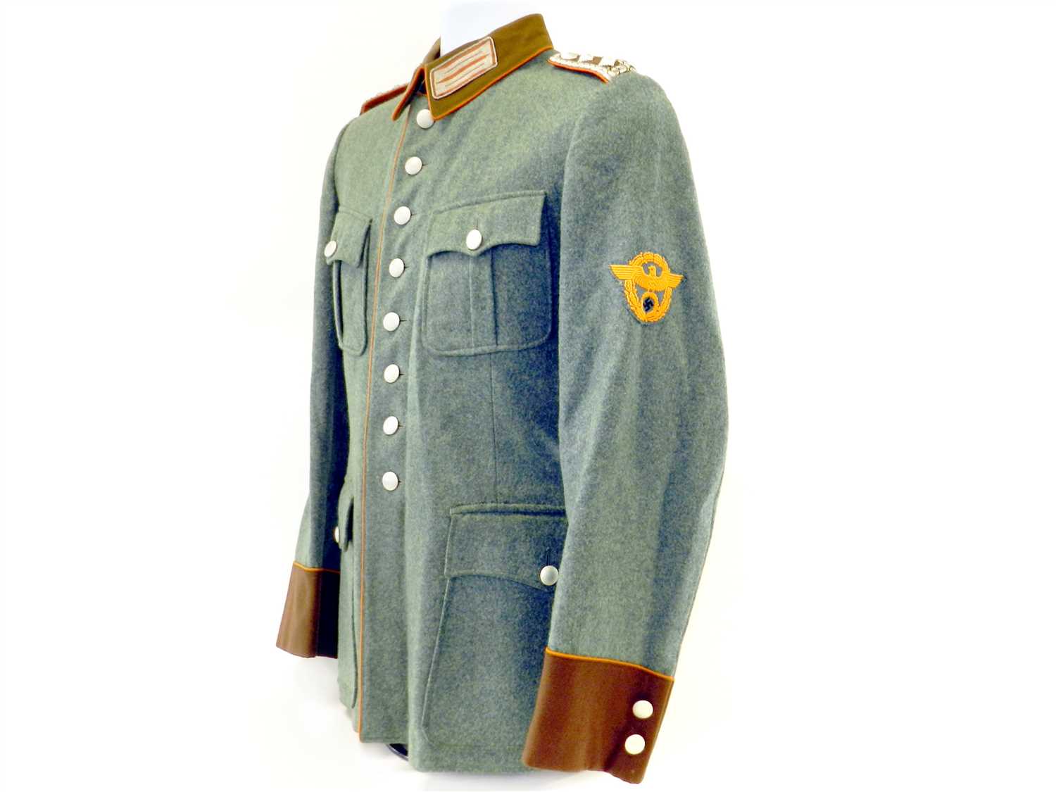 Lot 559 - A German Third Reich Ordnungspolizei Gendarmerie NCO Hauptwachtmeister’s dress service tunic