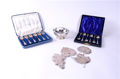 Lot 408 - A small collection of silver