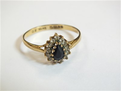 Lot 15 - Two rings and a brooch