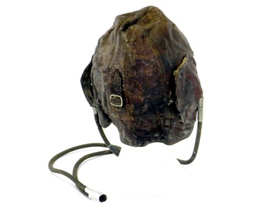 Lot 307 - An unmarked British WWII flying helmet