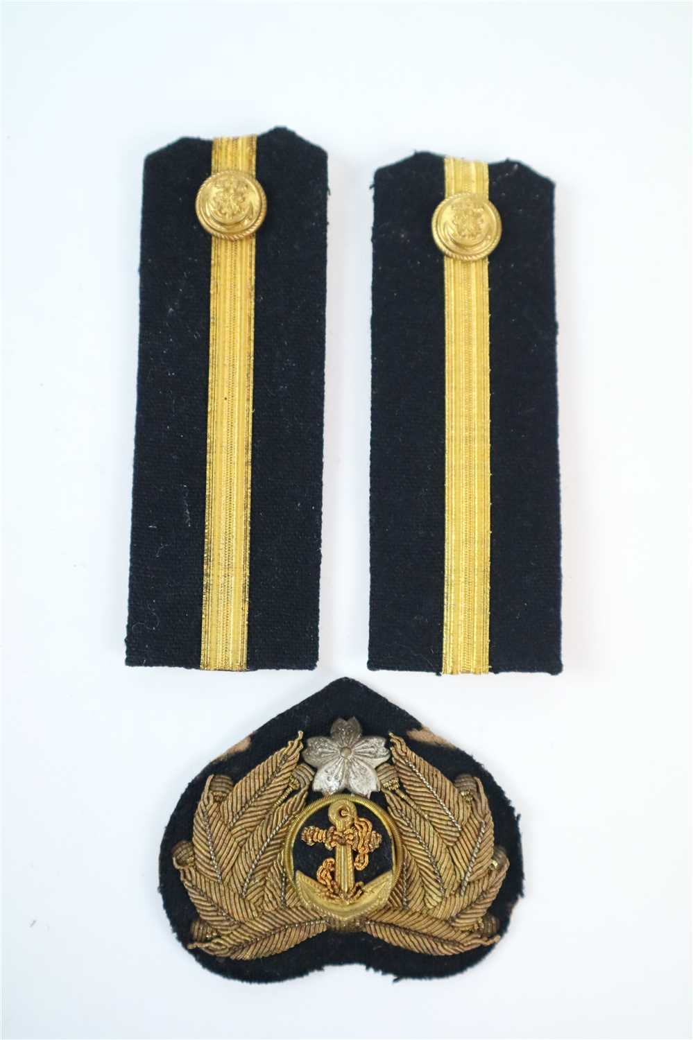 Lot 388 - WW2 Imperial Japanese Naval Officer's cap wreath and shoulder boards