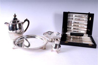 Lot 395 - A collection of silver plated wares