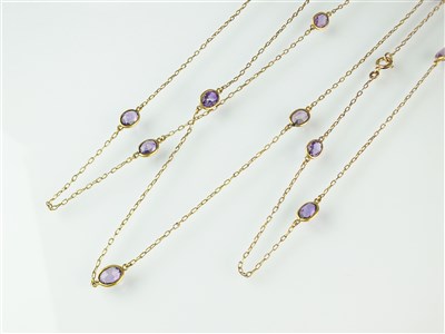 Lot 278 - An amethyst set necklace