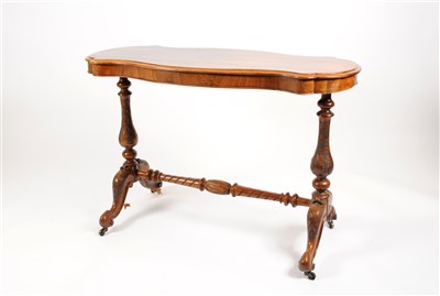 Lot 814 - A Victorian quarter veneered walnut occasional / centre table