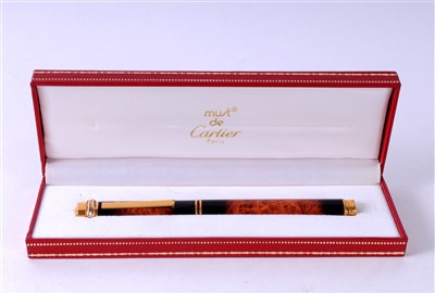 Lot 421 - A cased Must de Cartier pen