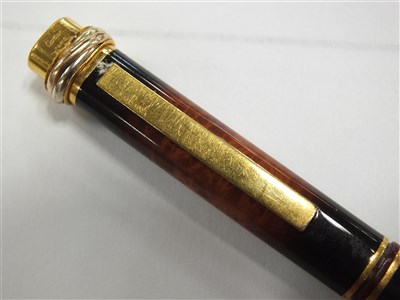 Lot 421 - A cased Must de Cartier pen
