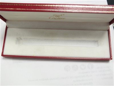 Lot 421 - A cased Must de Cartier pen