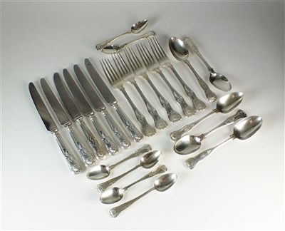 Lot 186 - A harlequin collection of Kings pattern silver cutlery