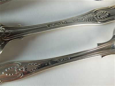 Lot 186 - A harlequin collection of Kings pattern silver cutlery