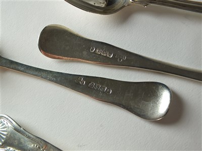 Lot 186 - A harlequin collection of Kings pattern silver cutlery