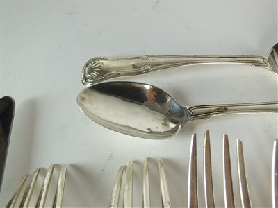 Lot 186 - A harlequin collection of Kings pattern silver cutlery