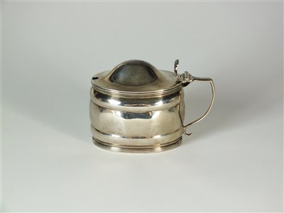 Lot 202 - A George III silver mustard pot