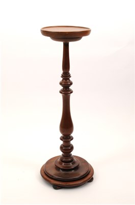 Lot 623 - A turned mahogany jardinière stand