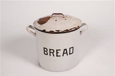 Lot 634 - A rustic 20th century domestic kitchen enamelled lidded bread bin