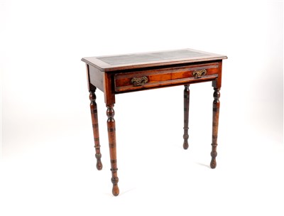 Lot 651 - A small Victorian mahogany side / hall table