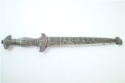 Lot 316 - Reproduction dagger in scabbard