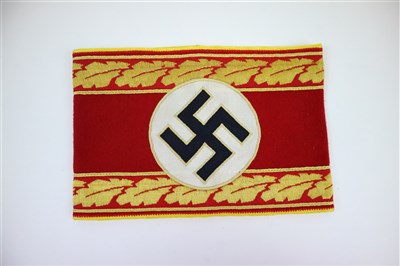 Lot 415 - A reproduction NSDAP Reichs armband