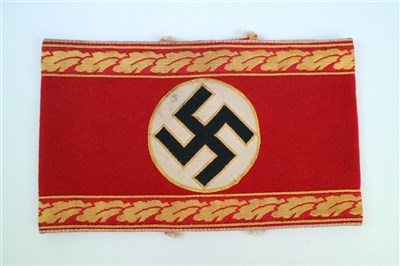 Lot 416 - A German Third Reich Kreisleiter eines Hauptamtes armband