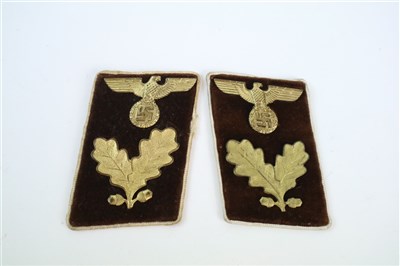 Lot 424 - Pair of German Third Reich Bereichsleiter collar tabs