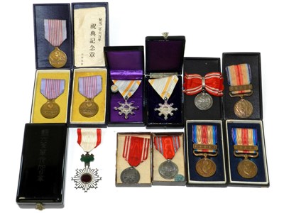 Lot 272 - A small collection of Japanese medals