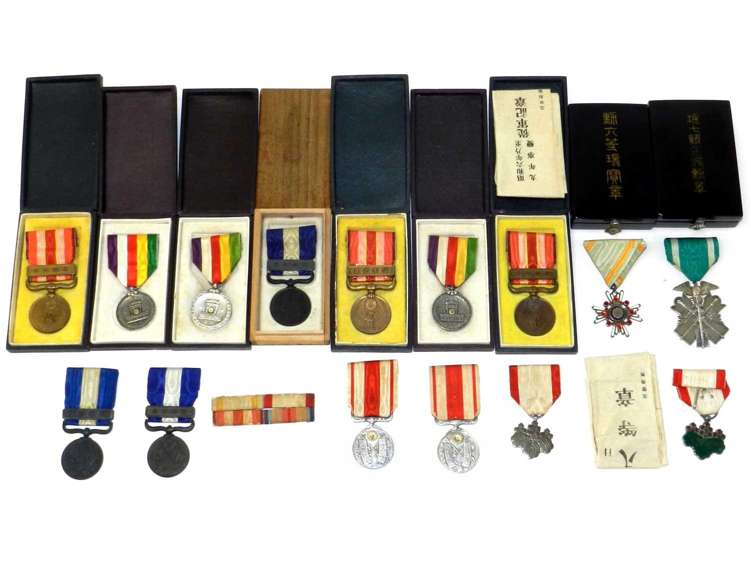 Lot 267 - A collection of Japanese medals