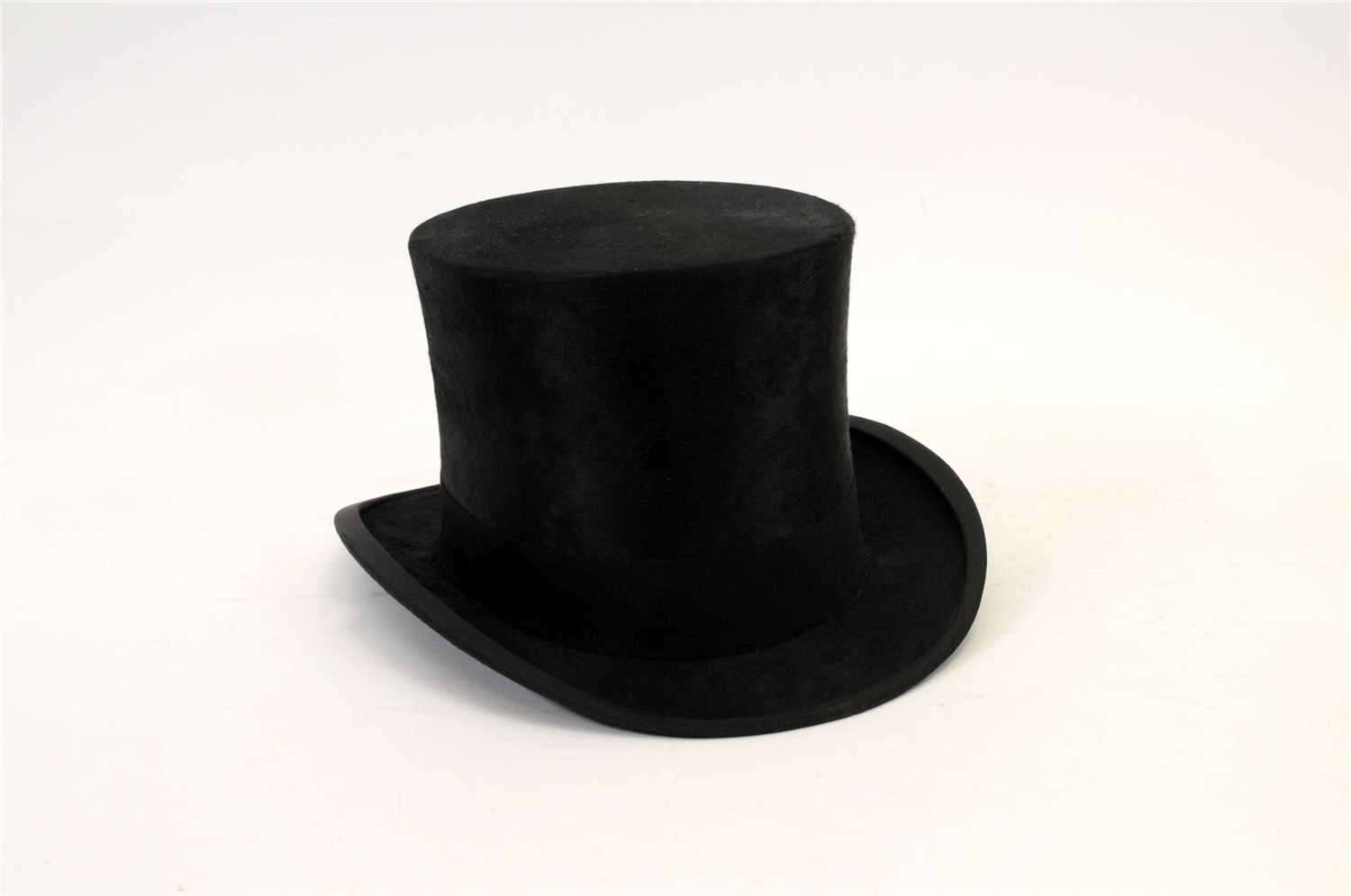 Lot 581 - A boxed Dunn & Co top hat