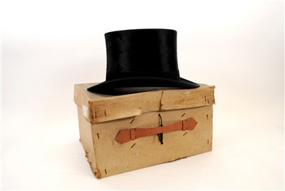 Lot 581 - A boxed Dunn & Co top hat