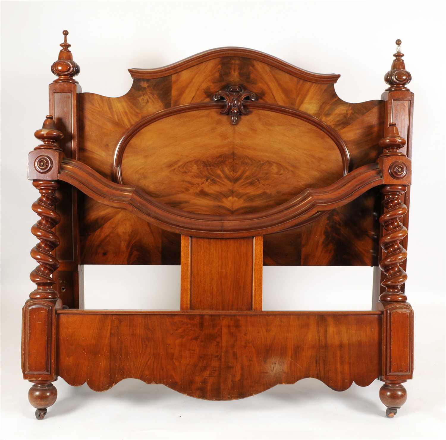 Lot 272 - A Victorian mahogany single bed