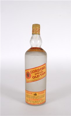 Lot 249 - Gordons Special Old Tom Gin (1960's)