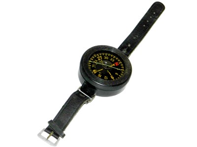 Lot 453 - A WWII Kadlec compass