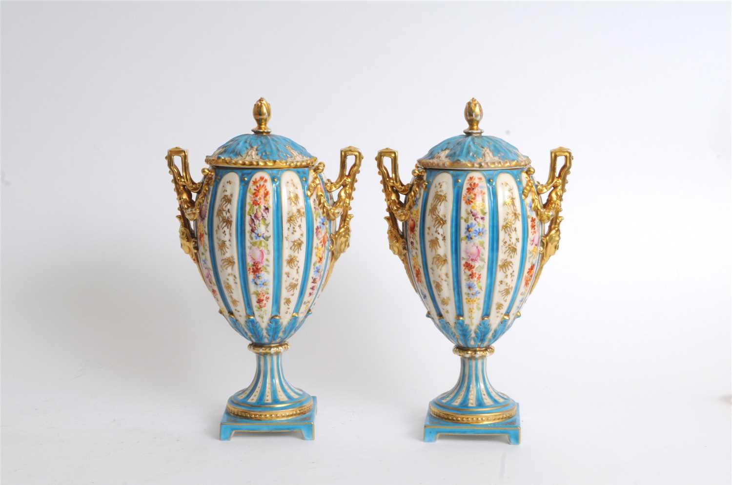 Lot 101 - A pair of Royal Rudolstadt porcelain vases and covers